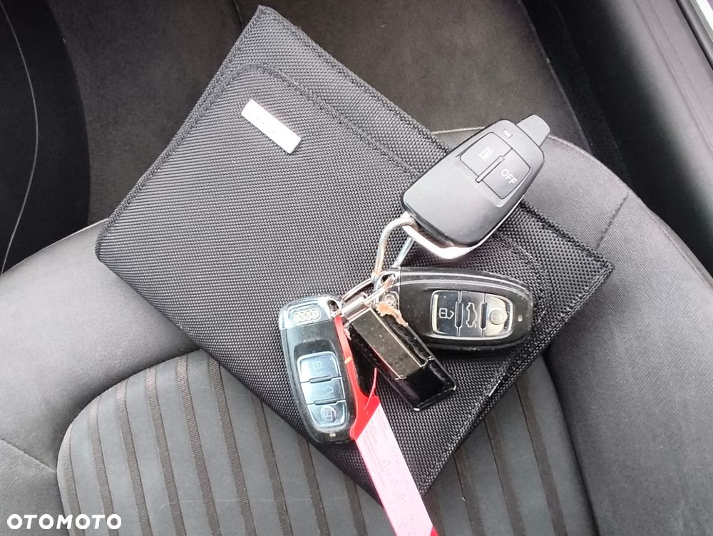 Audi A4 Avant 2.0 TDI DPF Ambiente - 23