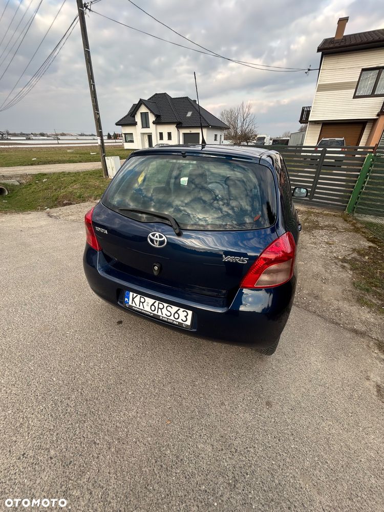 Toyota Yaris 1.3 Sol - 24