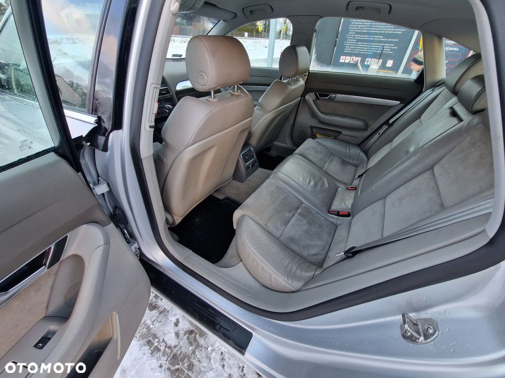 Audi A6 Limousine 3.2 FSI Quattro Tiptronic - 9