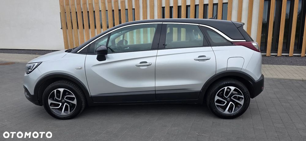 Opel Crossland X 1.2 T Design Line S&S - 9