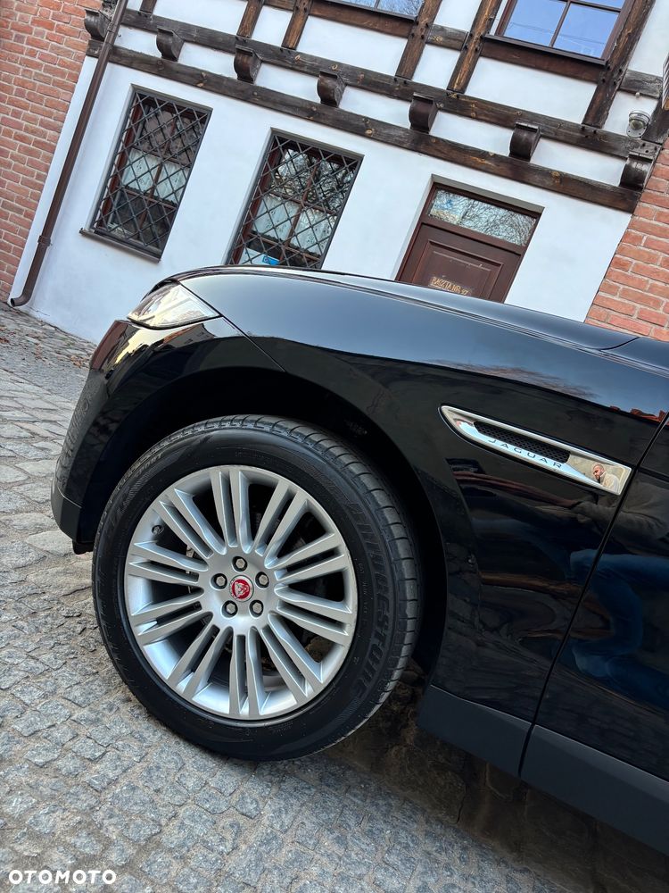 Jaguar F-Pace 20d AWD Prestige - 11