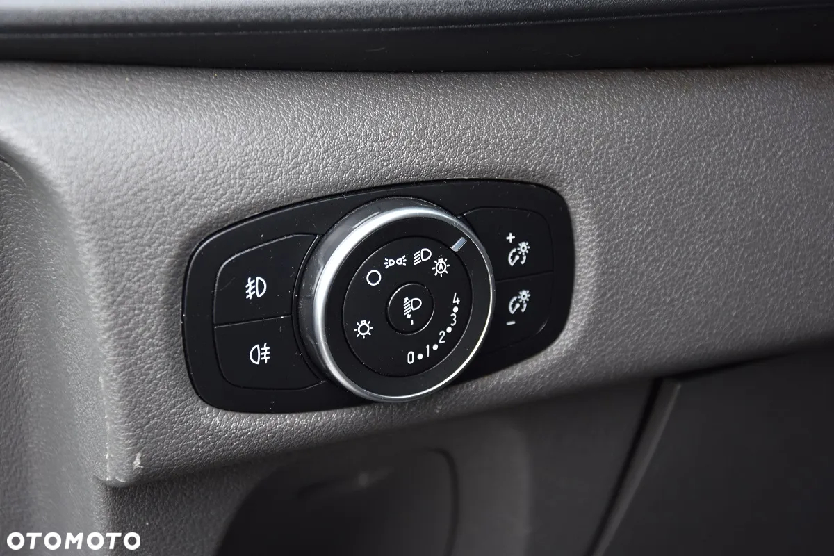 Ford TRANSIT CUSTOM 300 L2H1 - 25