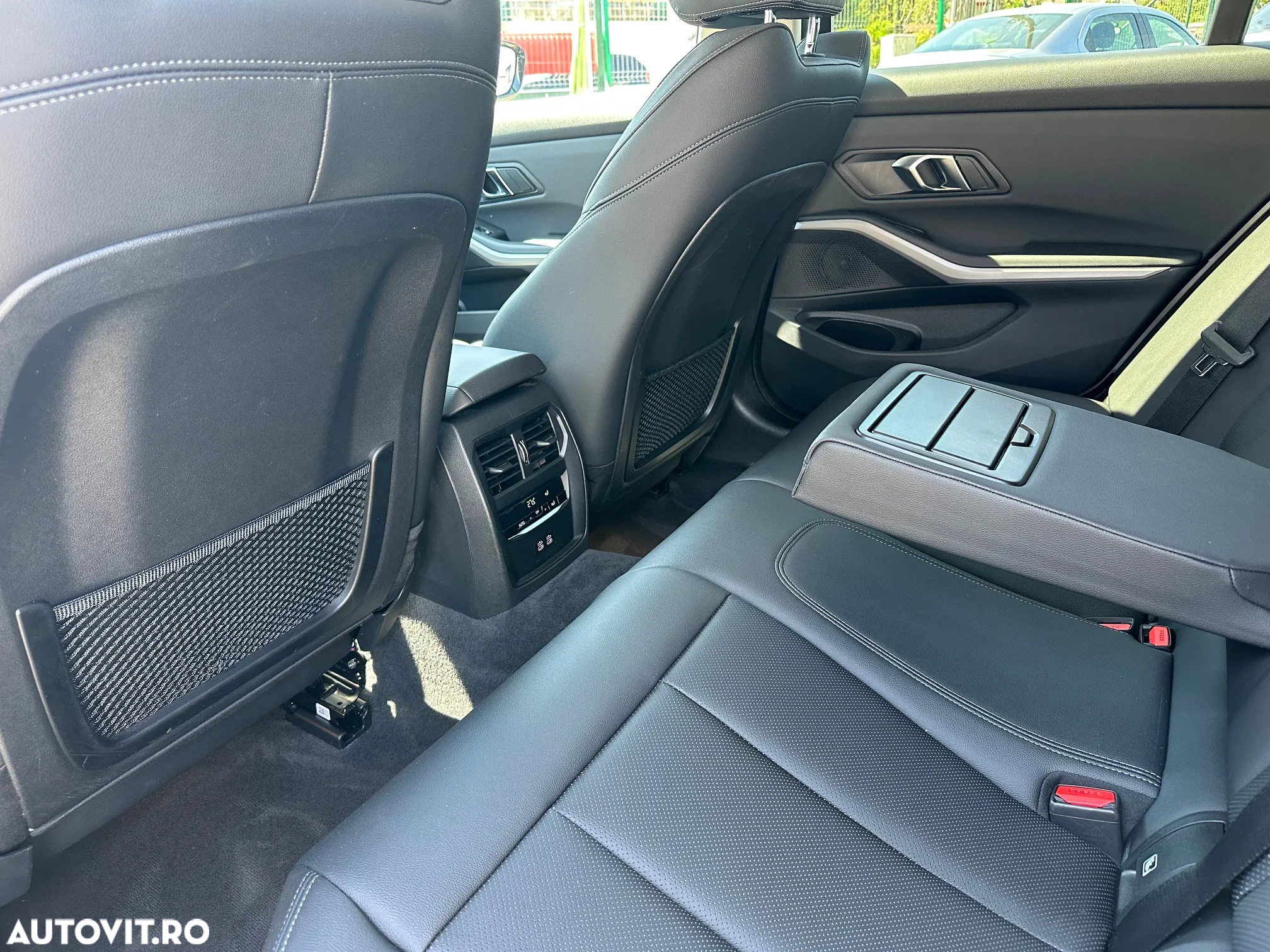 BMW Seria 3 318d Touring Aut. Sport Line - 8