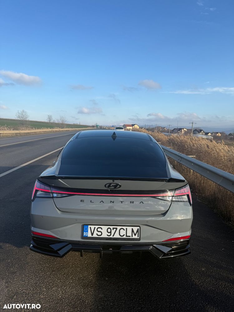 Hyundai Elantra 1.6 l 123 CP CVT Exclusive Navi - 1