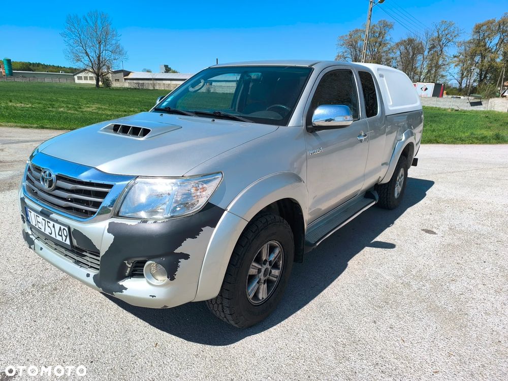 Toyota Hilux - 1