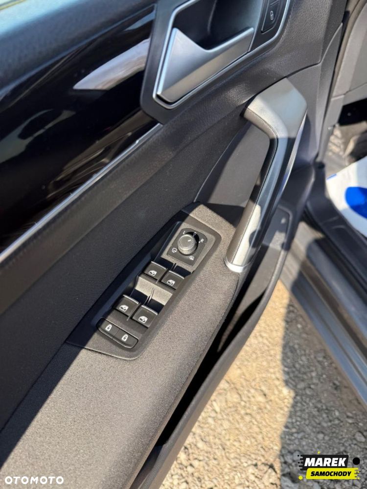 Volkswagen Touran - 13