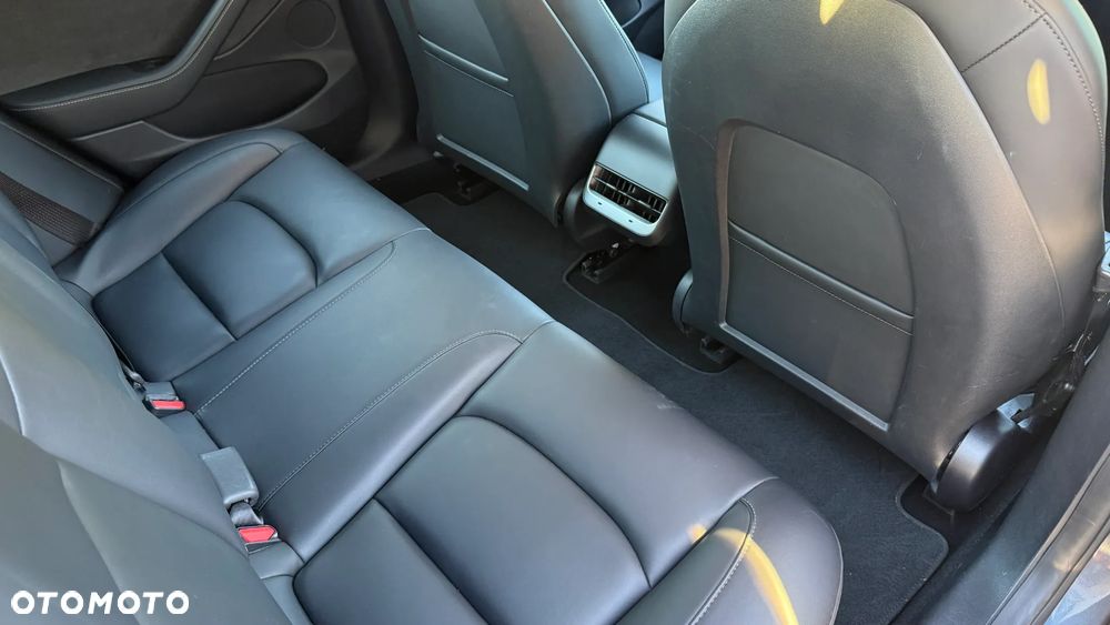 Tesla Model 3 Langstreckenbatterie Allradantrieb Dual Motor - 16