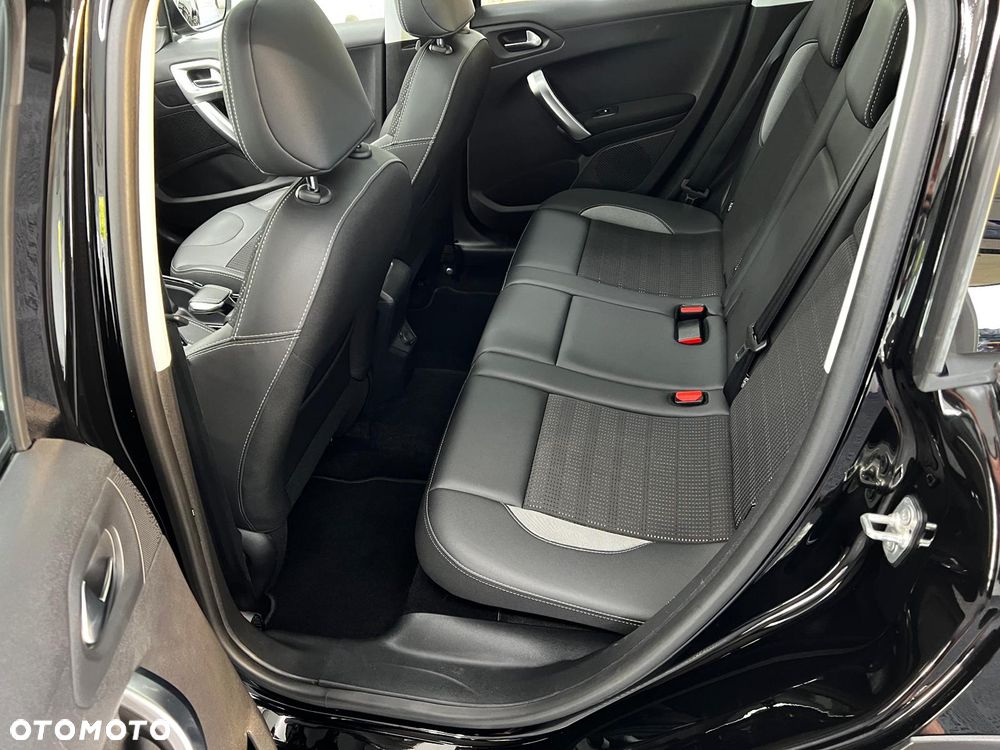 Peugeot 2008 PureTech 130 Stop&Start EAT6 Black Edition - 21