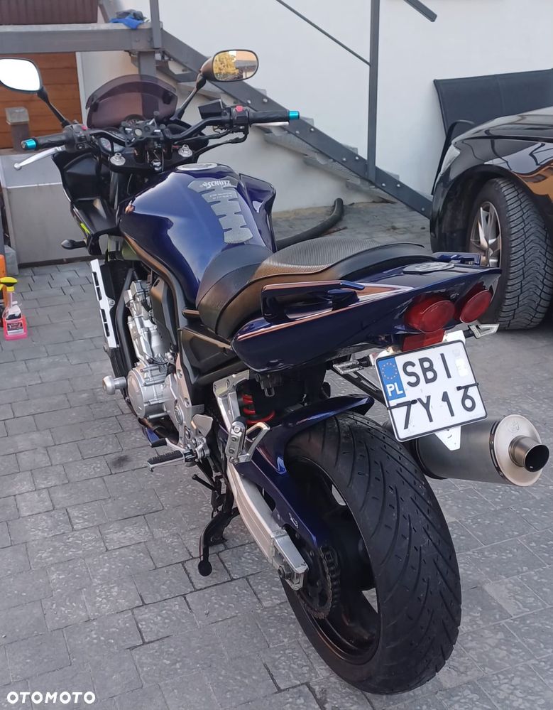 Yamaha FZS - 8