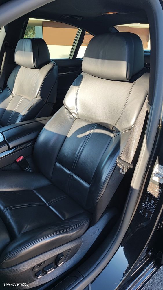 BMW 740 d Pack M - 5