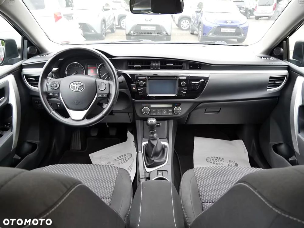 Toyota Corolla 1.6 Prestige EU6 - 24