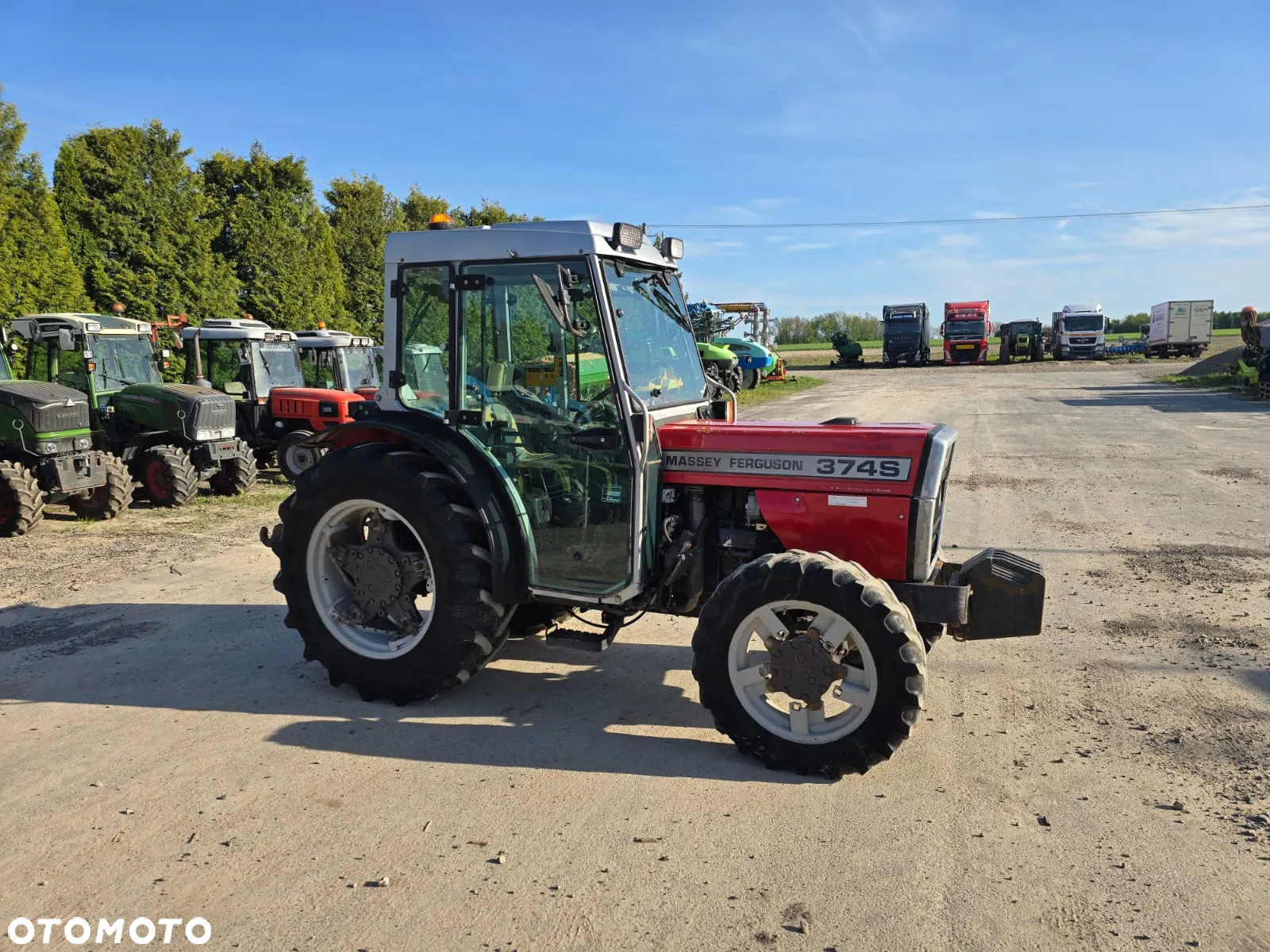 Massey Ferguson 374S - 4