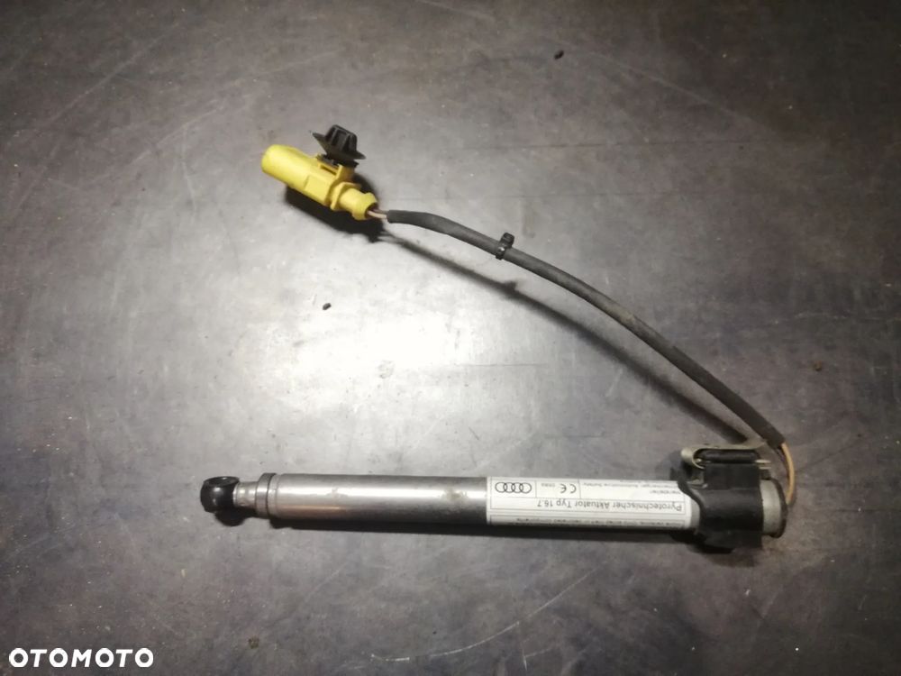 Audi A5 Nabój Maski 8W0823823 - 1