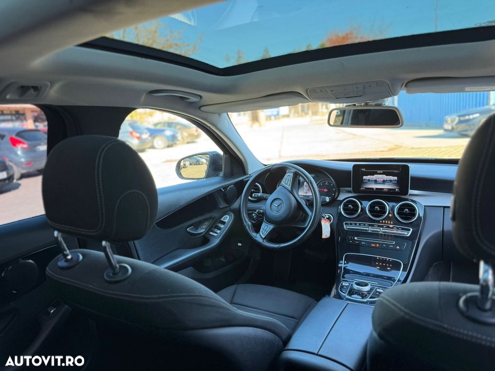 Mercedes-Benz C - 12