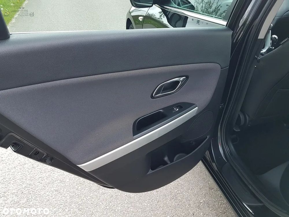 Kia Ceed 1.6 CRDi 136 ISG Dream-Team Edition - 30