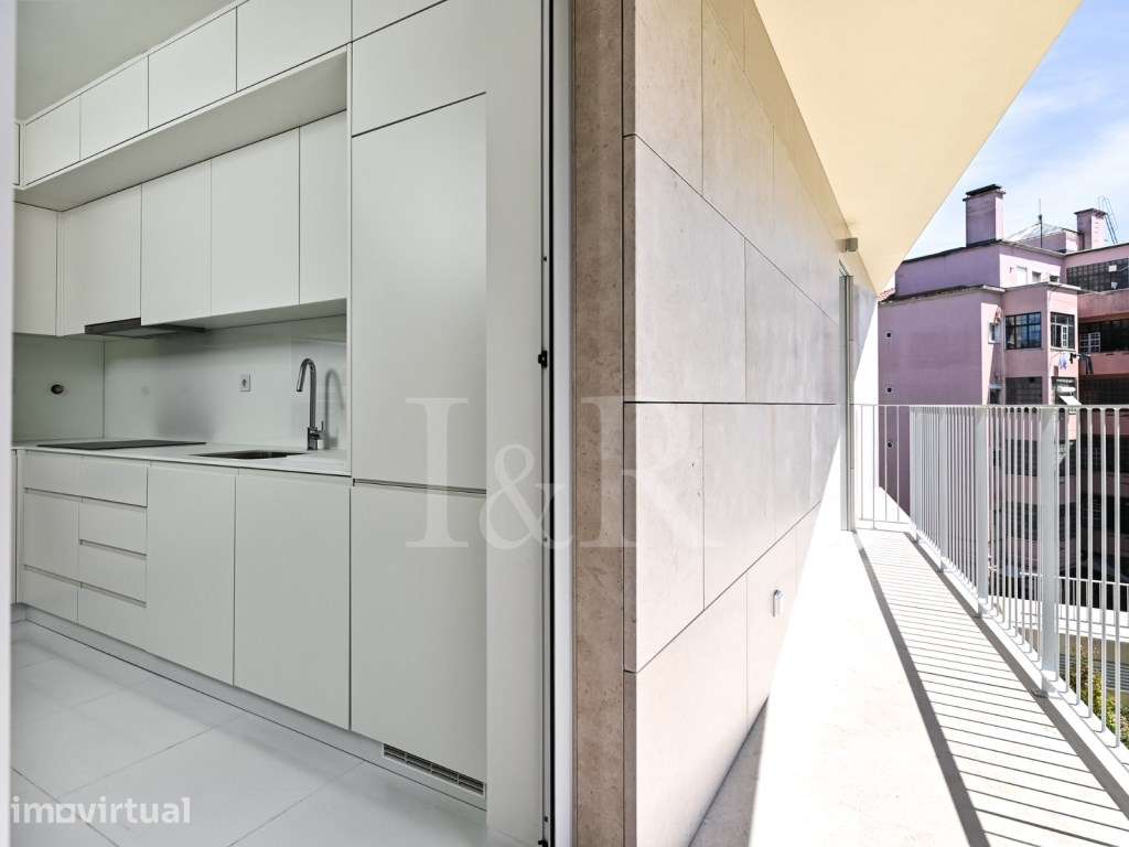 Apartamento T2 com terraço e estacionamento no Areeiro - Grande imagem: 4/41