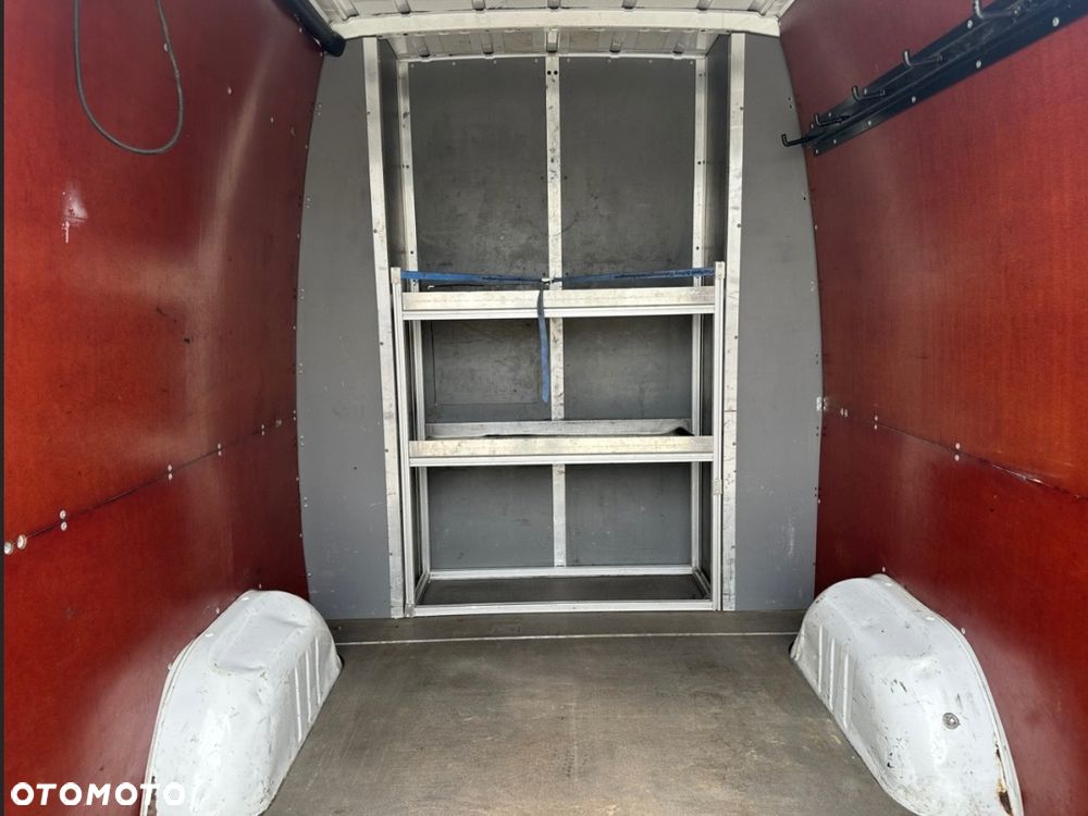 Mercedes-Benz Sprinter - 9