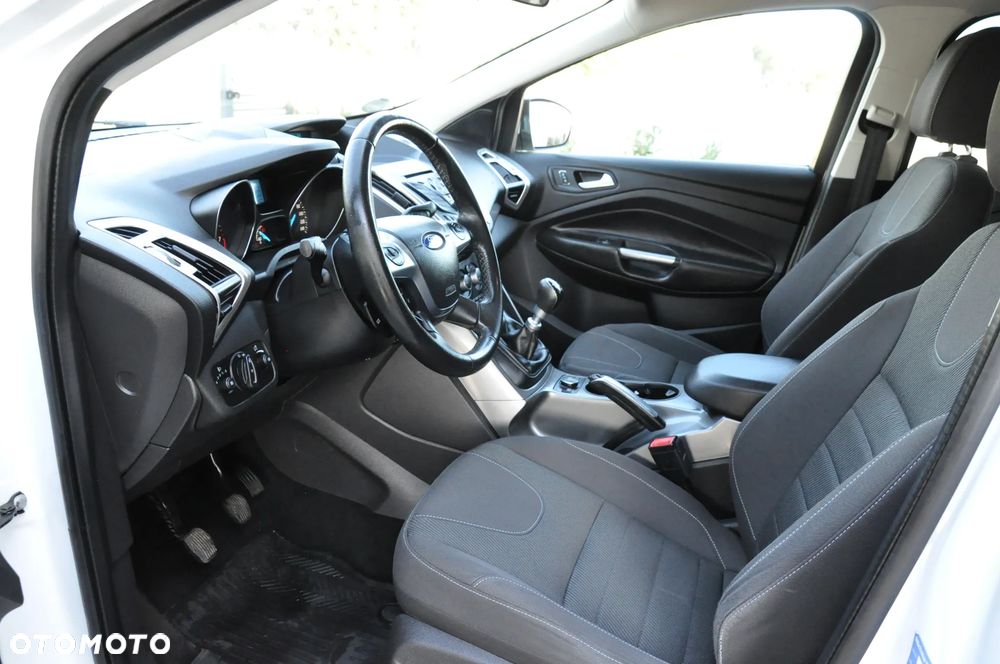 Ford Kuga - 23