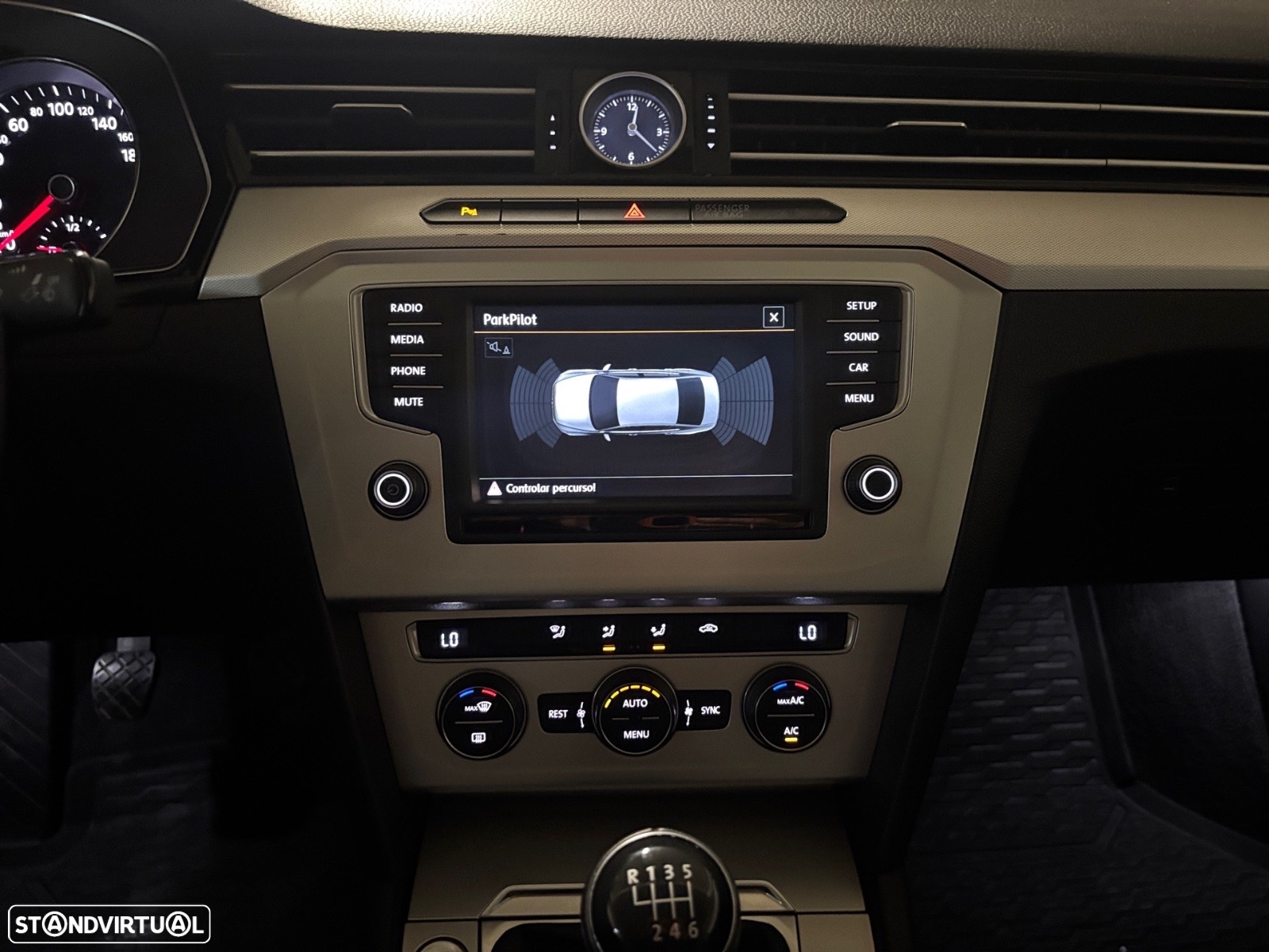 VW Passat 2.0 TDI Confortline - 12