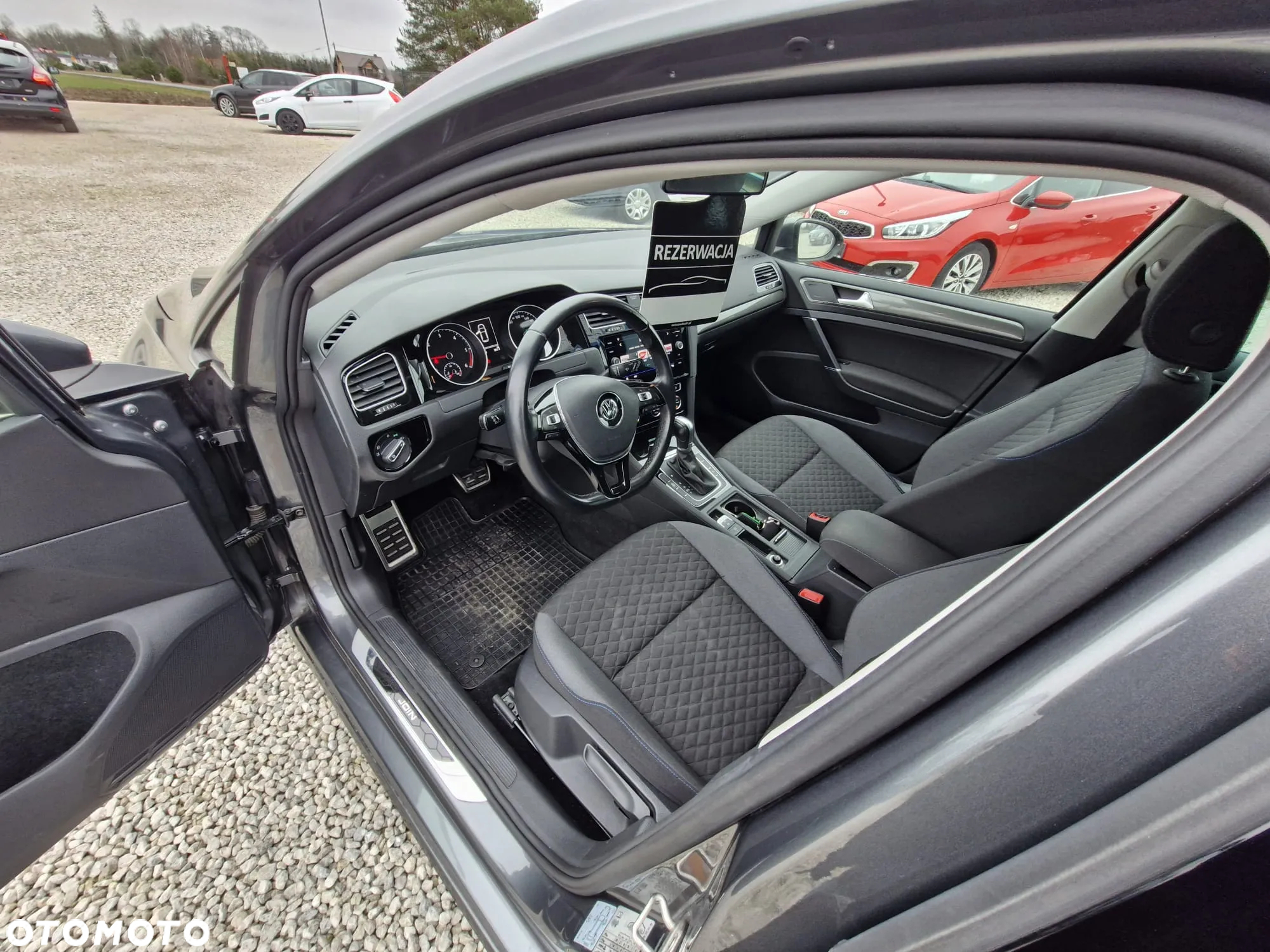 Volkswagen Golf - 11