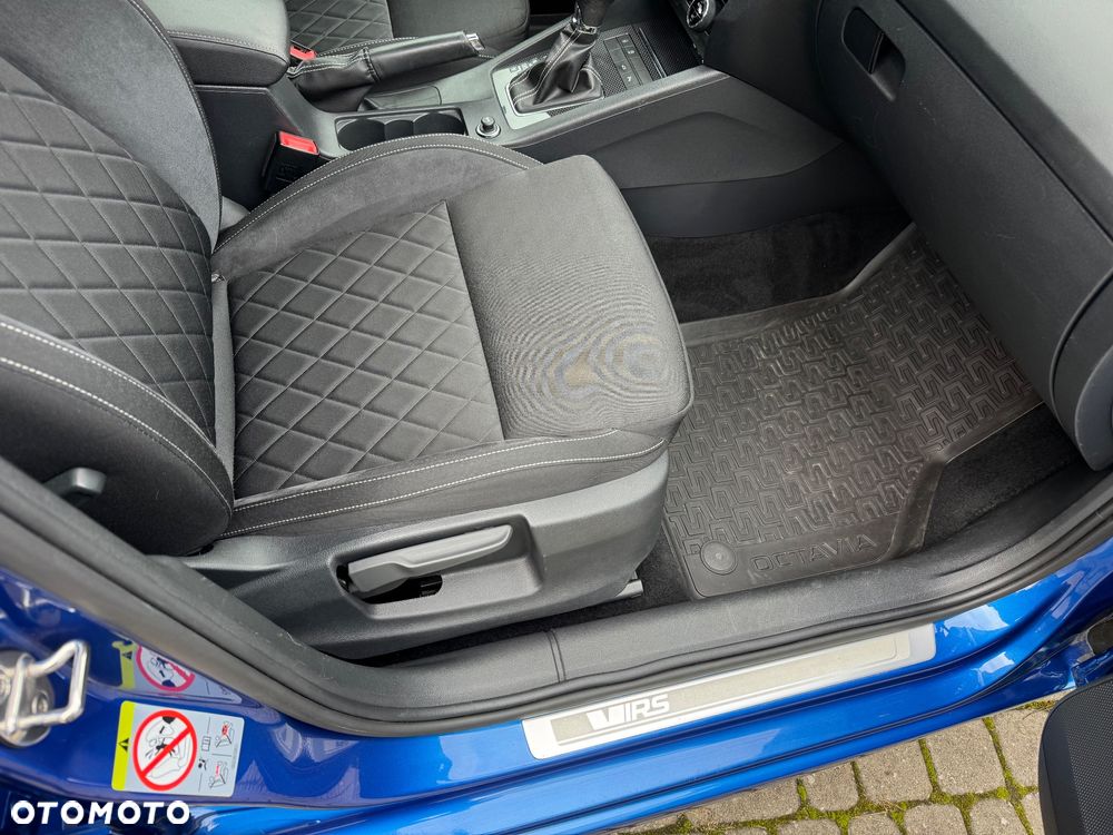Skoda Octavia 2.0 TDI DSG RS - 29