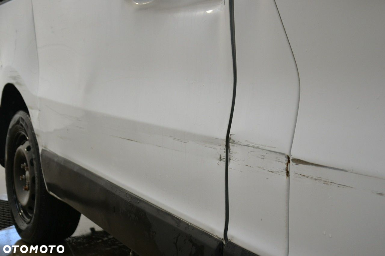 Nissan NV300 - 14