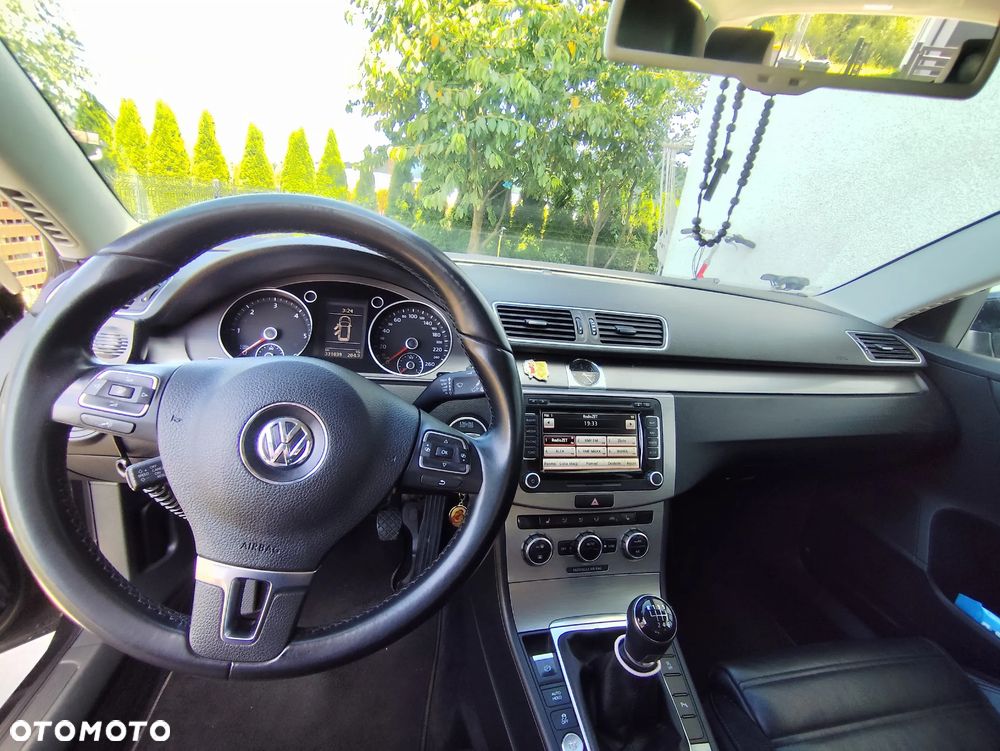 Volkswagen Passat 2.0 TDI Highline - 14