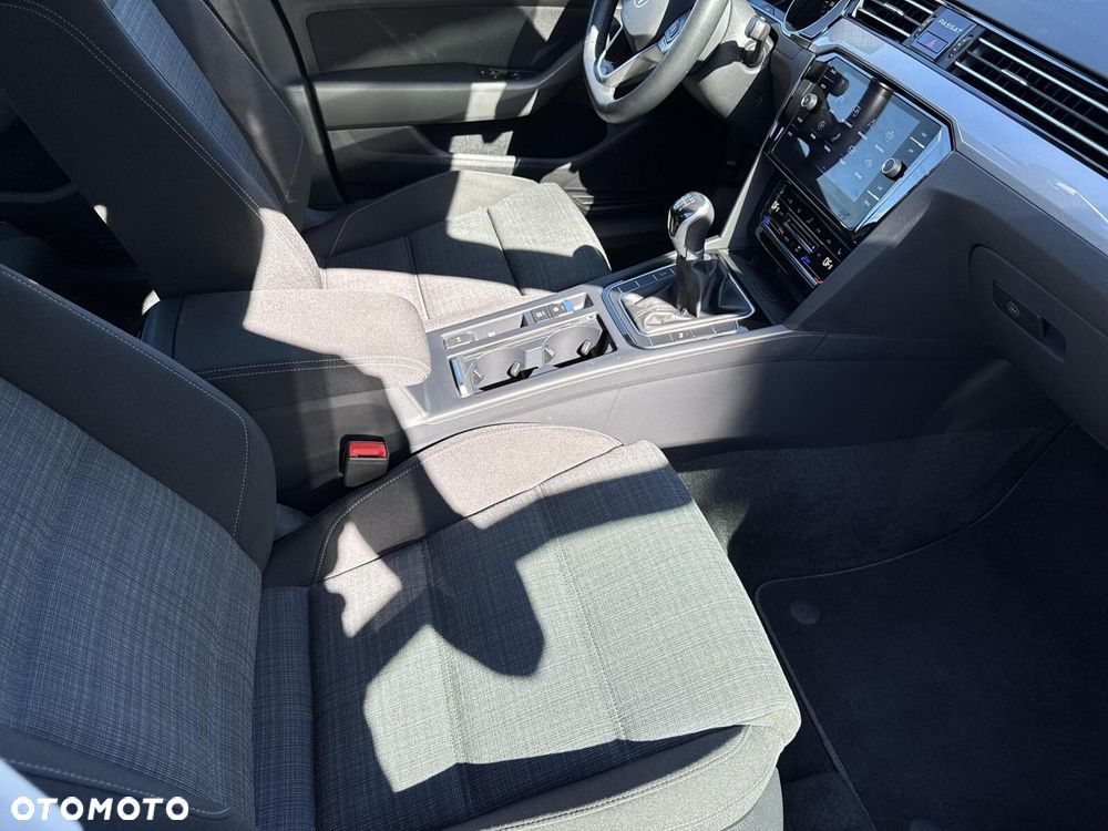 Volkswagen Passat 2.0 TDI EVO Business - 39