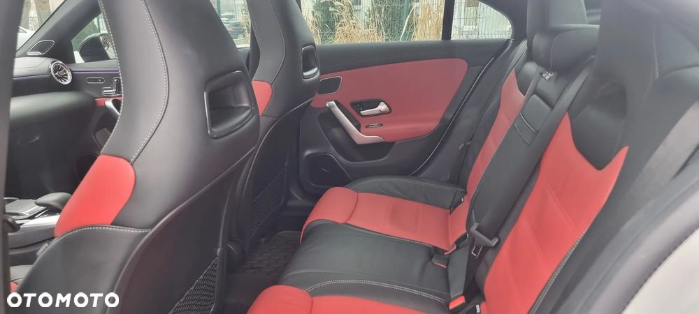 Mercedes-Benz CLA AMG 45 4-Matic 8G-DCT - 26