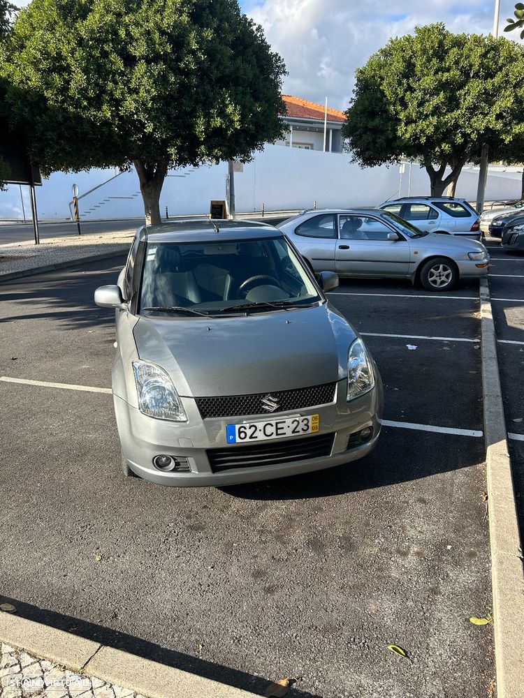 Suzuki Swift 1.3 16V GLX - 2