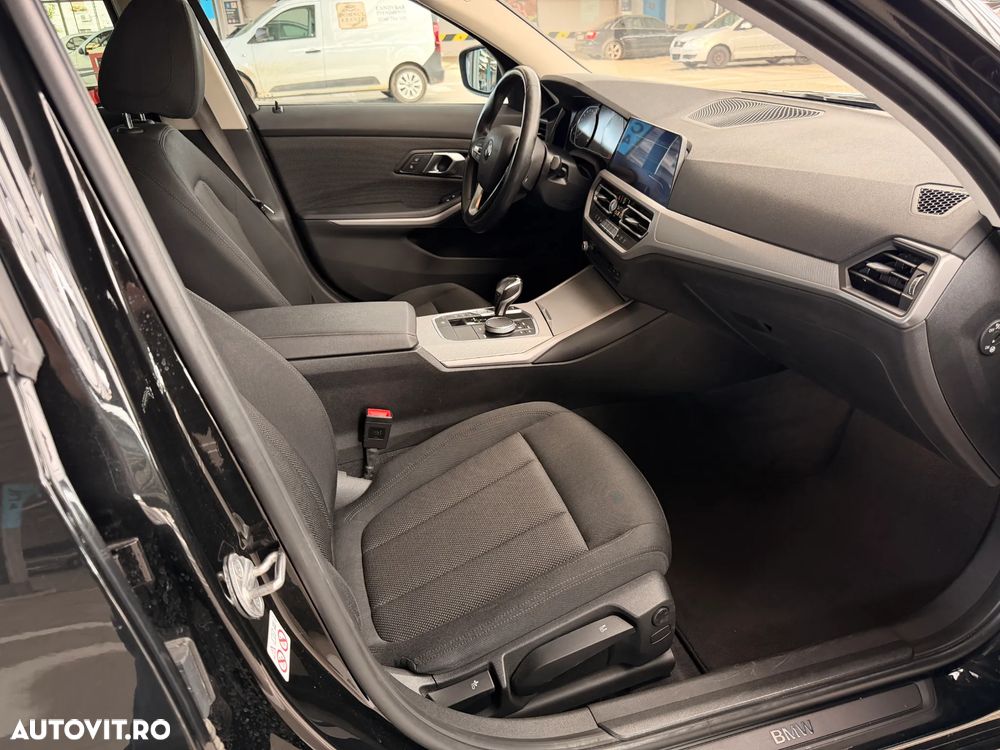 BMW Seria 3 318i AT - 17
