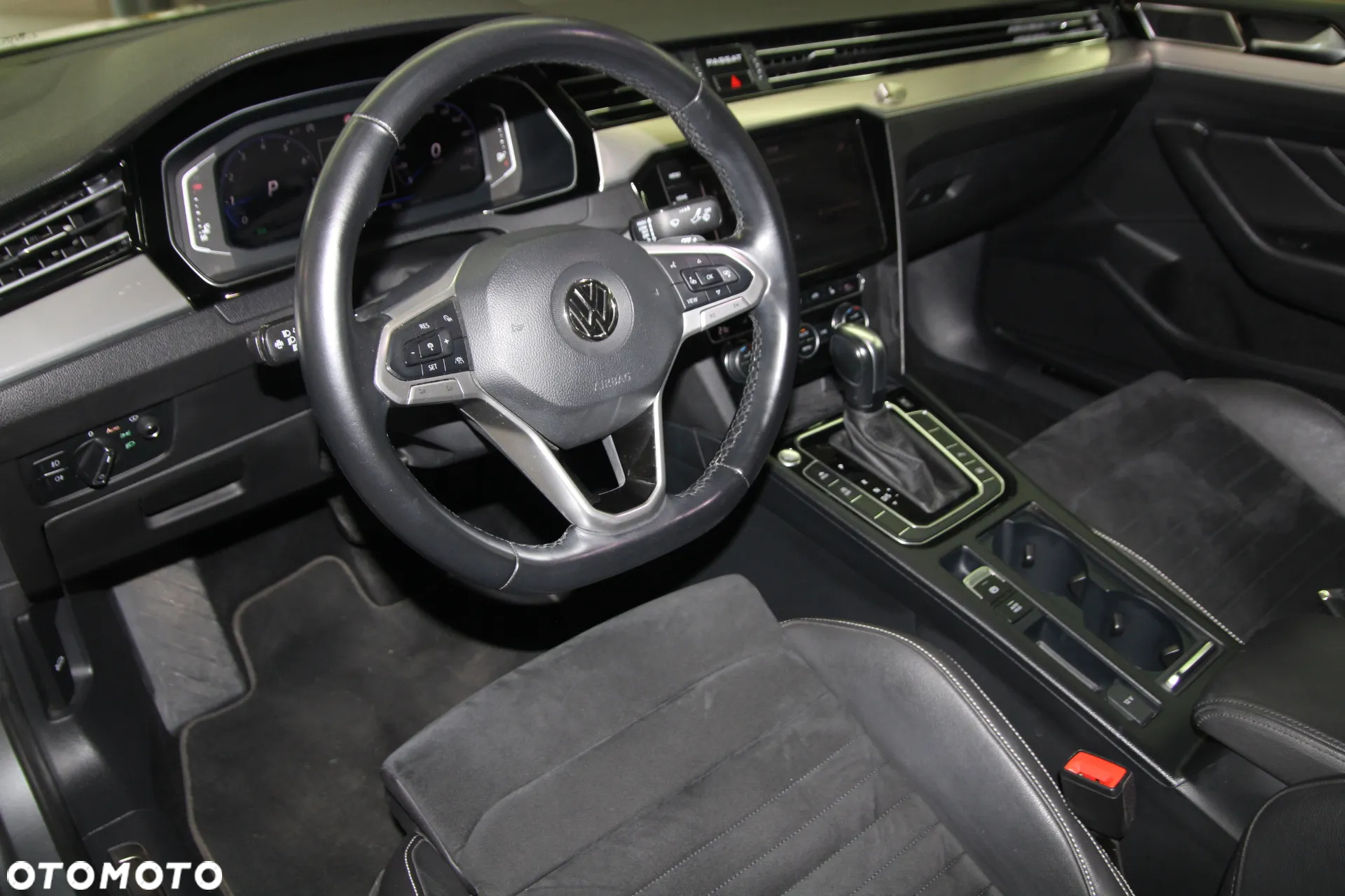 Volkswagen Passat 2.0 TSI Elegance DSG - 21