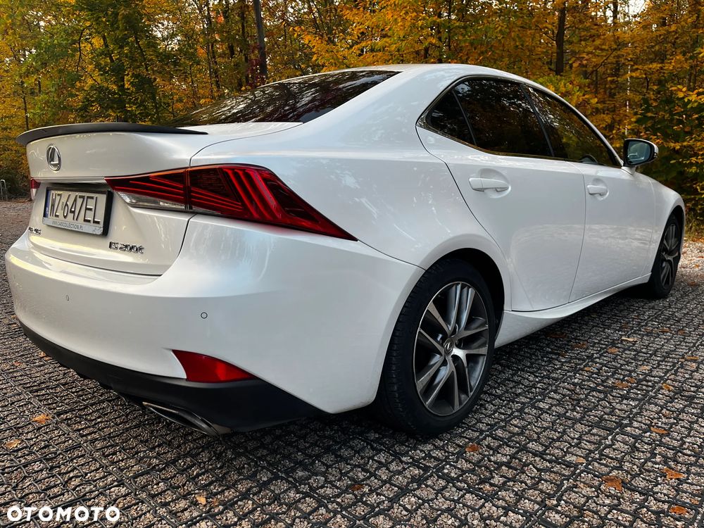 Lexus IS - 9