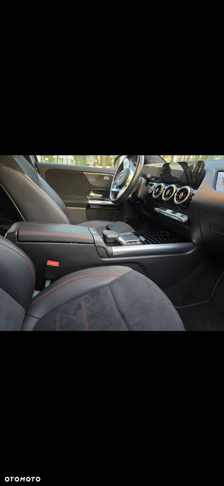 Mercedes-Benz GLA 200 d - 14