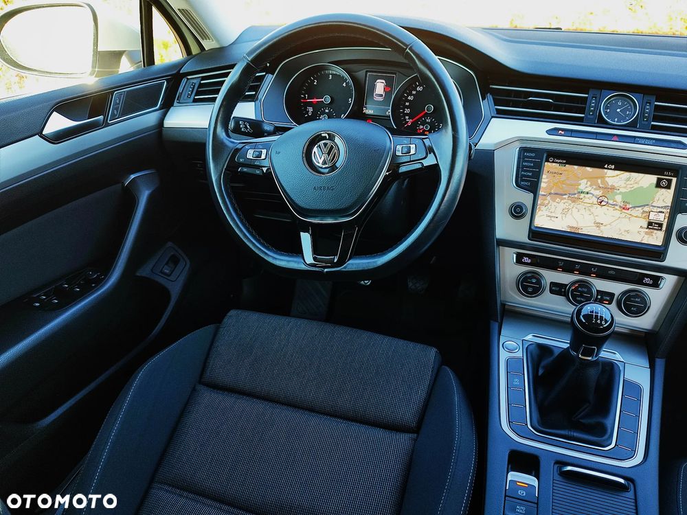 Volkswagen Passat 2.0 TDI EVO Business - 29