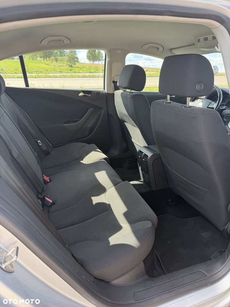 Volkswagen Passat - 5