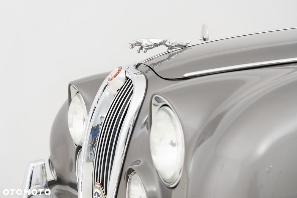 Jaguar S-Type - 14