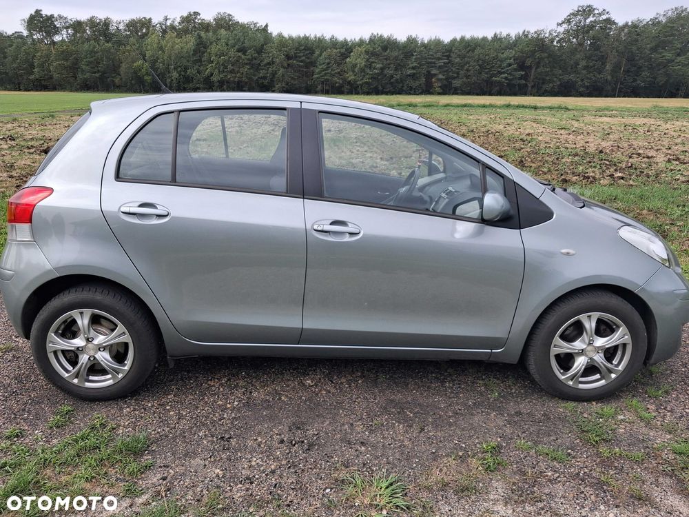 Toyota Yaris - 1