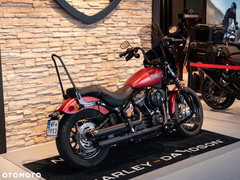 Harley-Davidson Softail Street Bob - 28