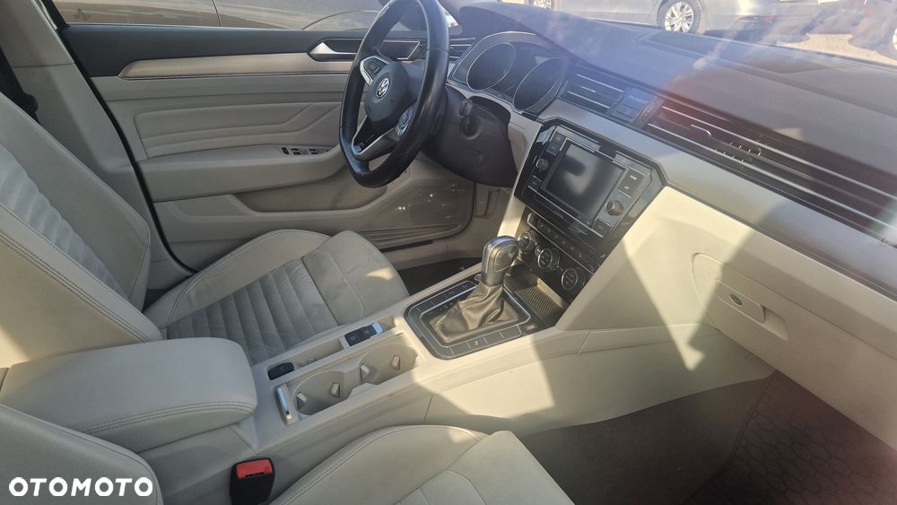 Volkswagen Passat 2.0 TSI Business DSG - 6