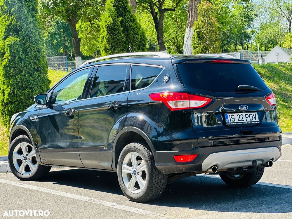 Ford Kuga 2.0 TDCi Powershift 4WD Titanium - 3
