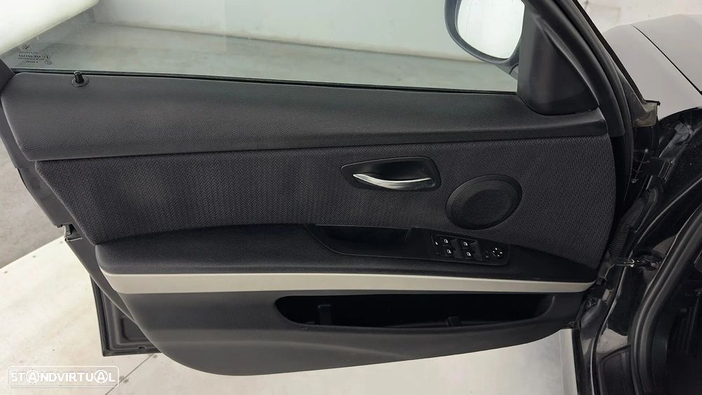 BMW 318 d Navigation - 21