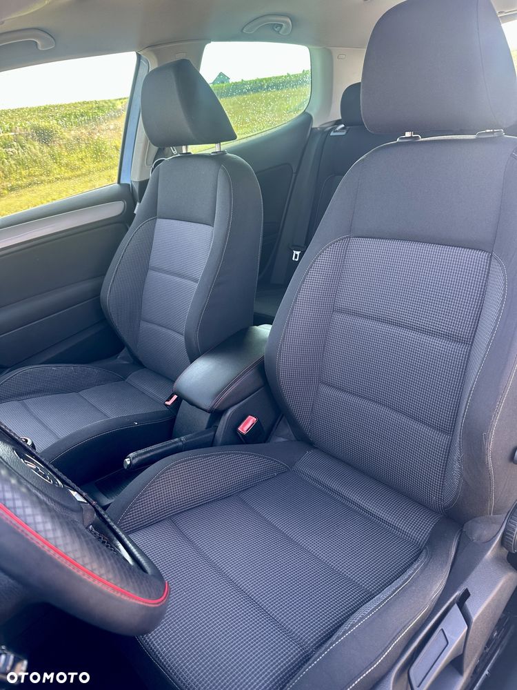 Volkswagen Golf - 5