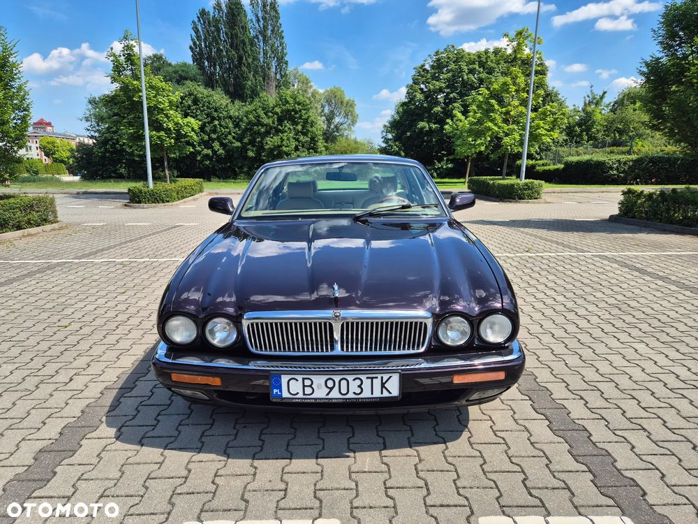 Jaguar XJ - 5