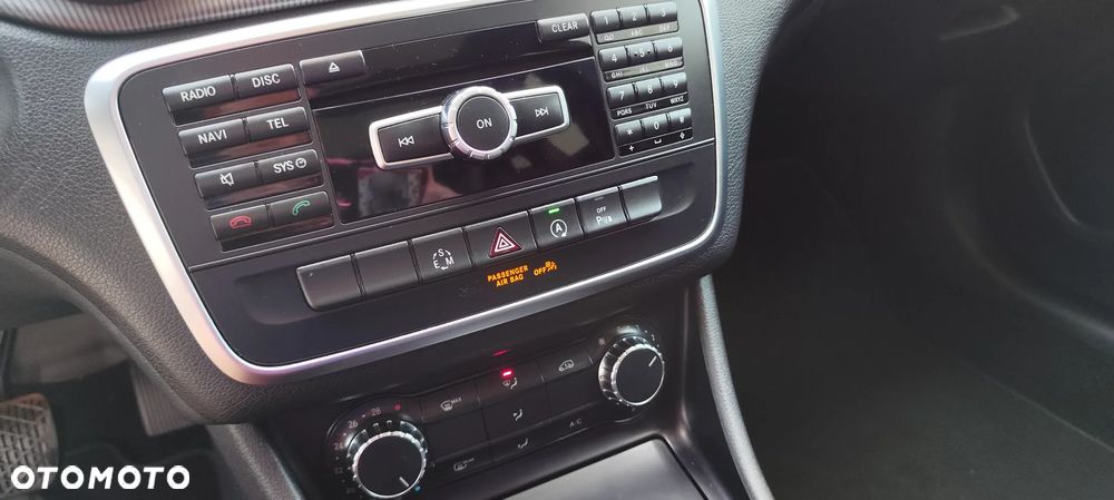 Mercedes-Benz GLA - 38