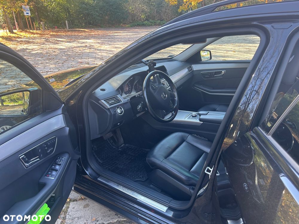 Mercedes-Benz Klasa E 350 T CDI DPF 4Matic BlueEFFICIENCY 7G-TRONIC - 11