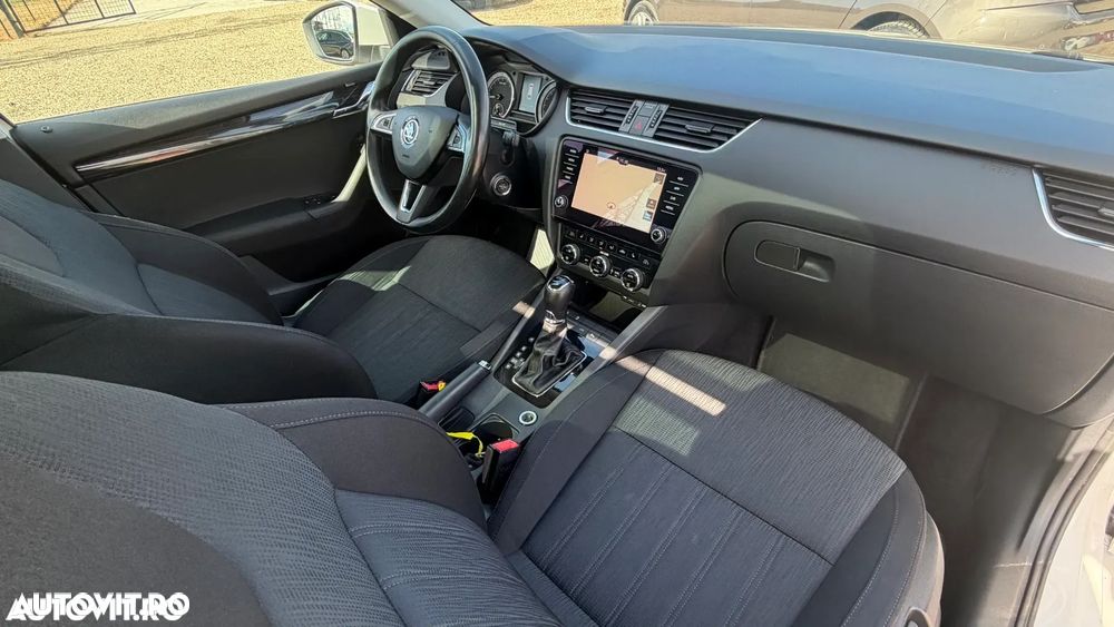 Skoda Octavia 1.6 TDI DSG Premium Edition - 17
