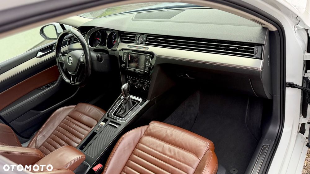 Volkswagen Passat 2.0 TDI SCR DSG Highline - 29