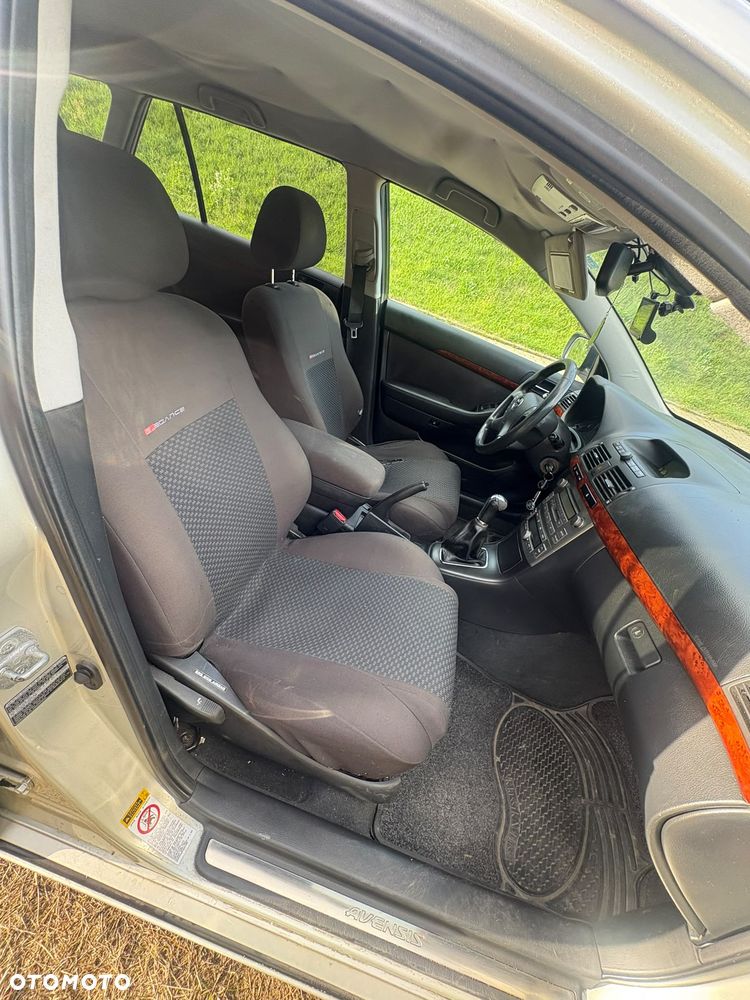 Toyota Avensis 2.0 VVT-i Prestige - 17