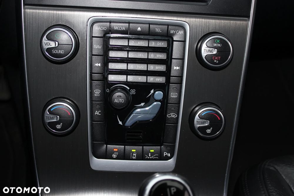 Volvo V60 D5 Geartronic Summum - 23